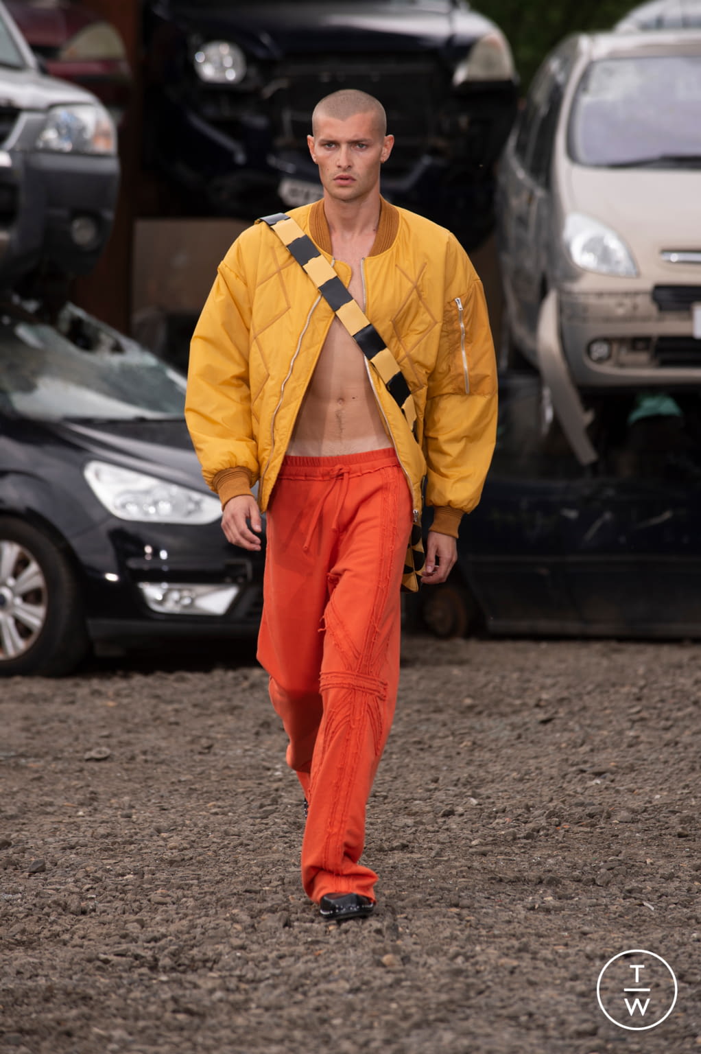 Fashion Week London Spring/Summer 2022 look 22 from the Jordanluca collection menswear