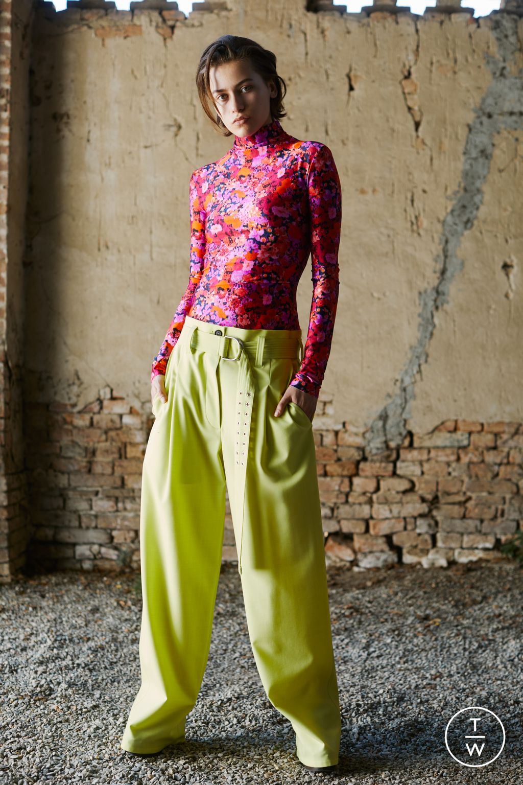Fashion Week Milan Resort 2023 look 22 de la collection Philosophy di Lorenzo Serafini womenswear