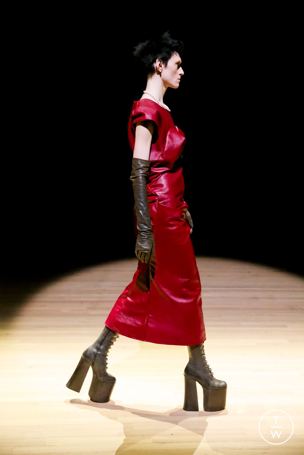 Fashion Week New York Spring/Summer 2023 look 22 from the Marc Jacobs collection womenswear