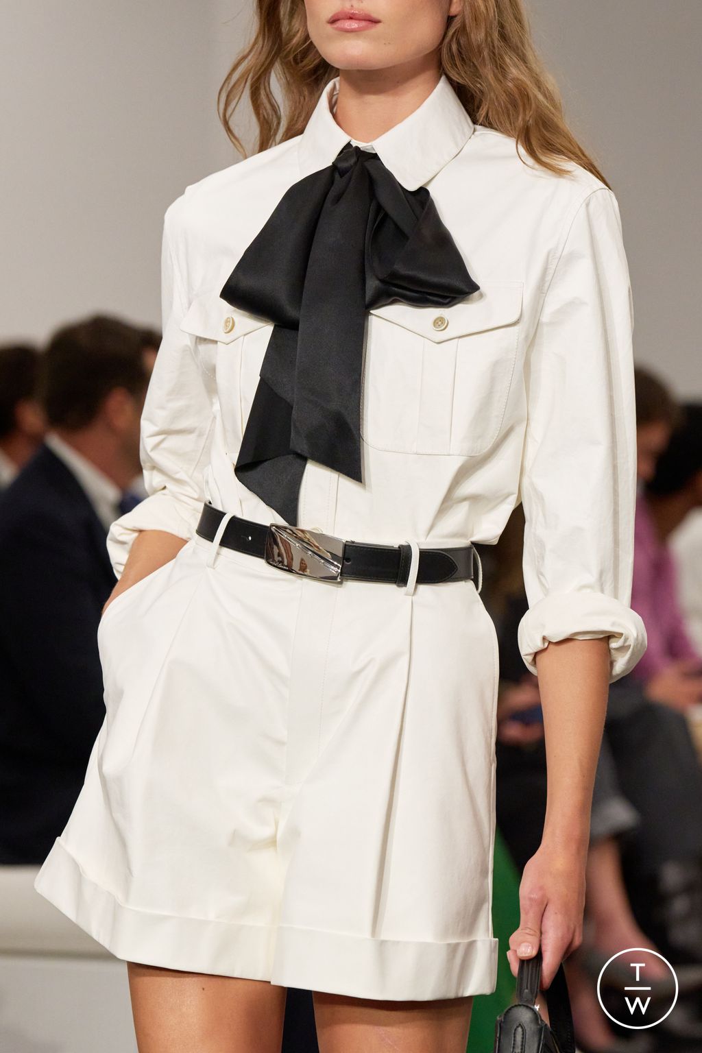 Fashion Week New York Spring/Summer 2026 look 22 de la collection Ralph Lauren womenswear accessories