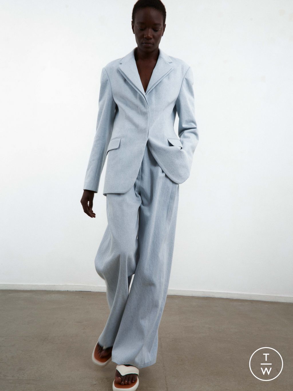 Fashion Week Paris Resort 2024 look 22 de la collection Dawei womenswear