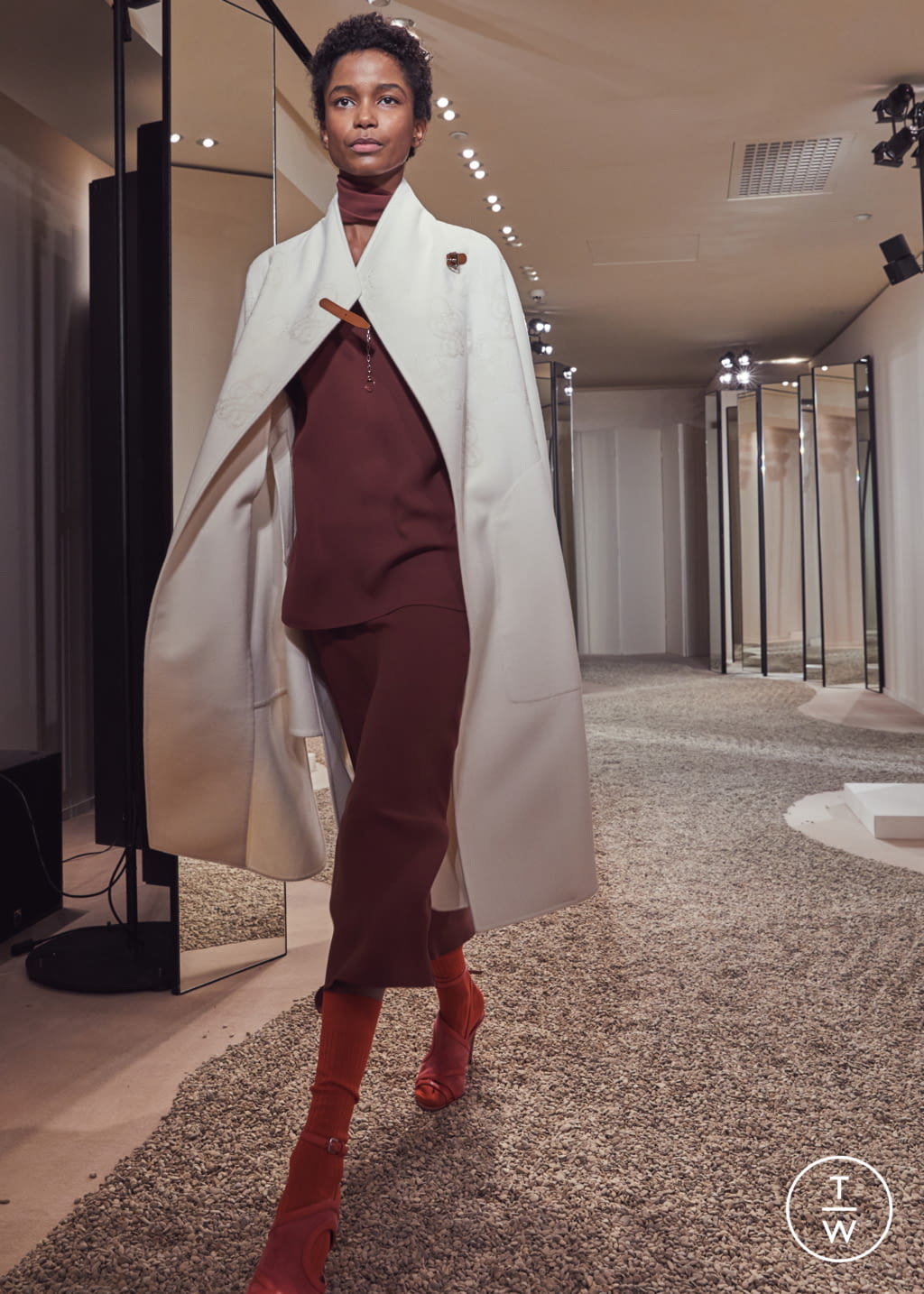 Fashion Week Paris Resort 2018 look 22 from the Hermès collection womenswear