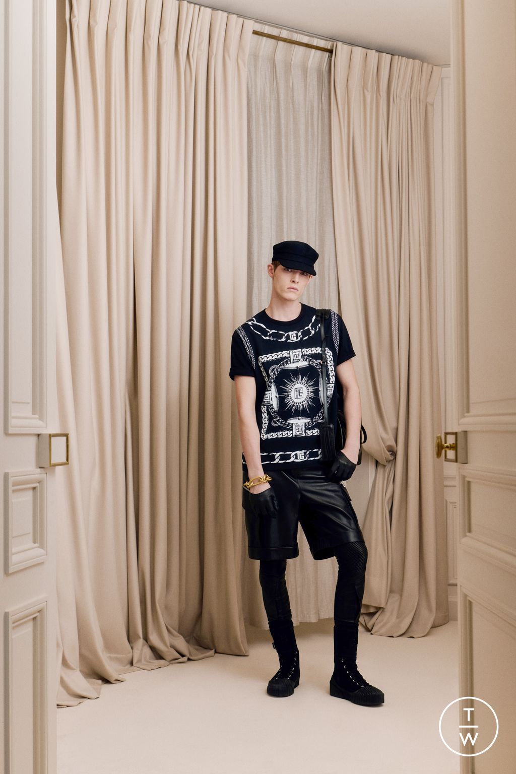 Fashion Week Paris Pre-Fall 2025 look 22 de la collection Balmain menswear