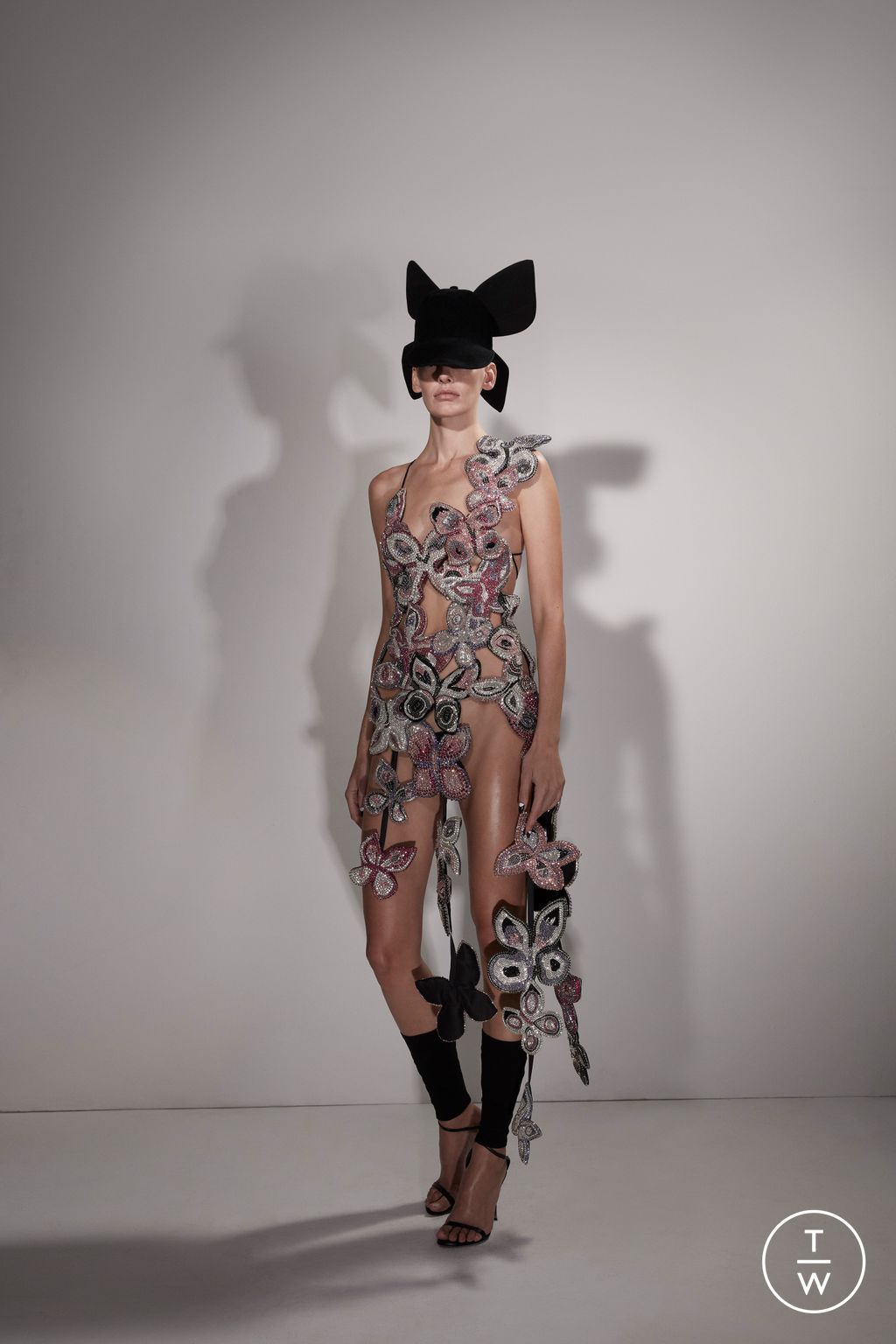 Fashion Week New York Pre-Fall 2023 look 23 from the Area collection 女装