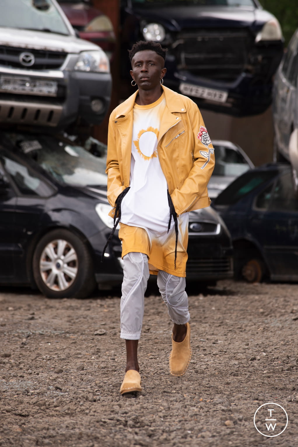 Fashion Week London Spring/Summer 2022 look 23 from the Jordanluca collection menswear