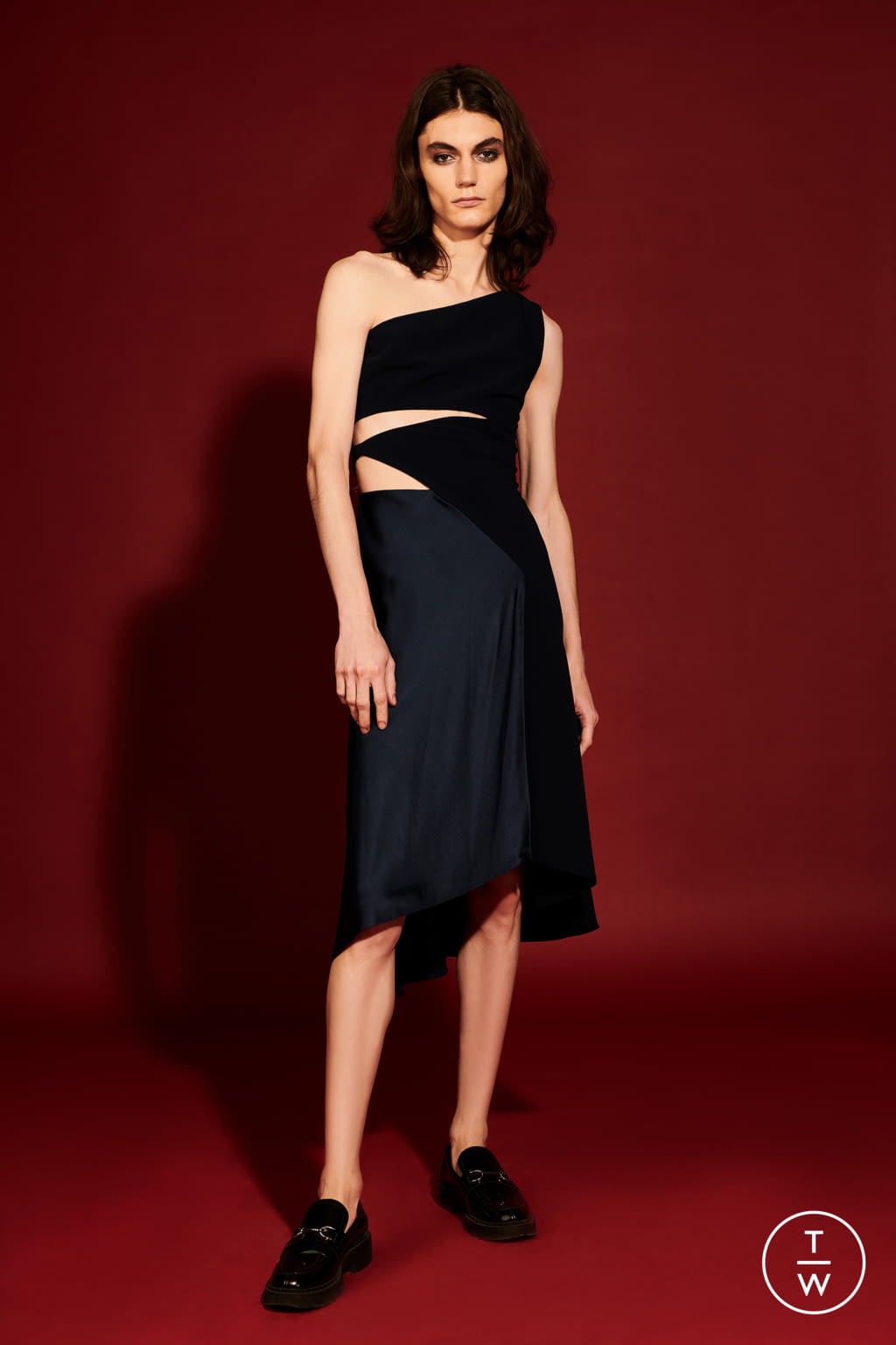 Fashion Week New York Pre-Fall 2022 look 23 from the Christian Siriano collection 女装