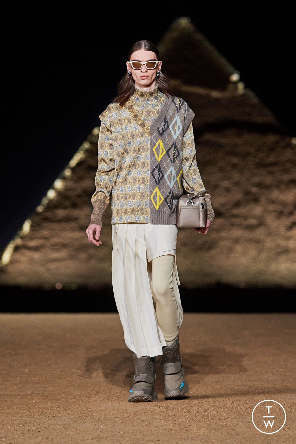 Fashion Week Paris Pre-Fall 2023 look 23 de la collection Dior Men menswear
