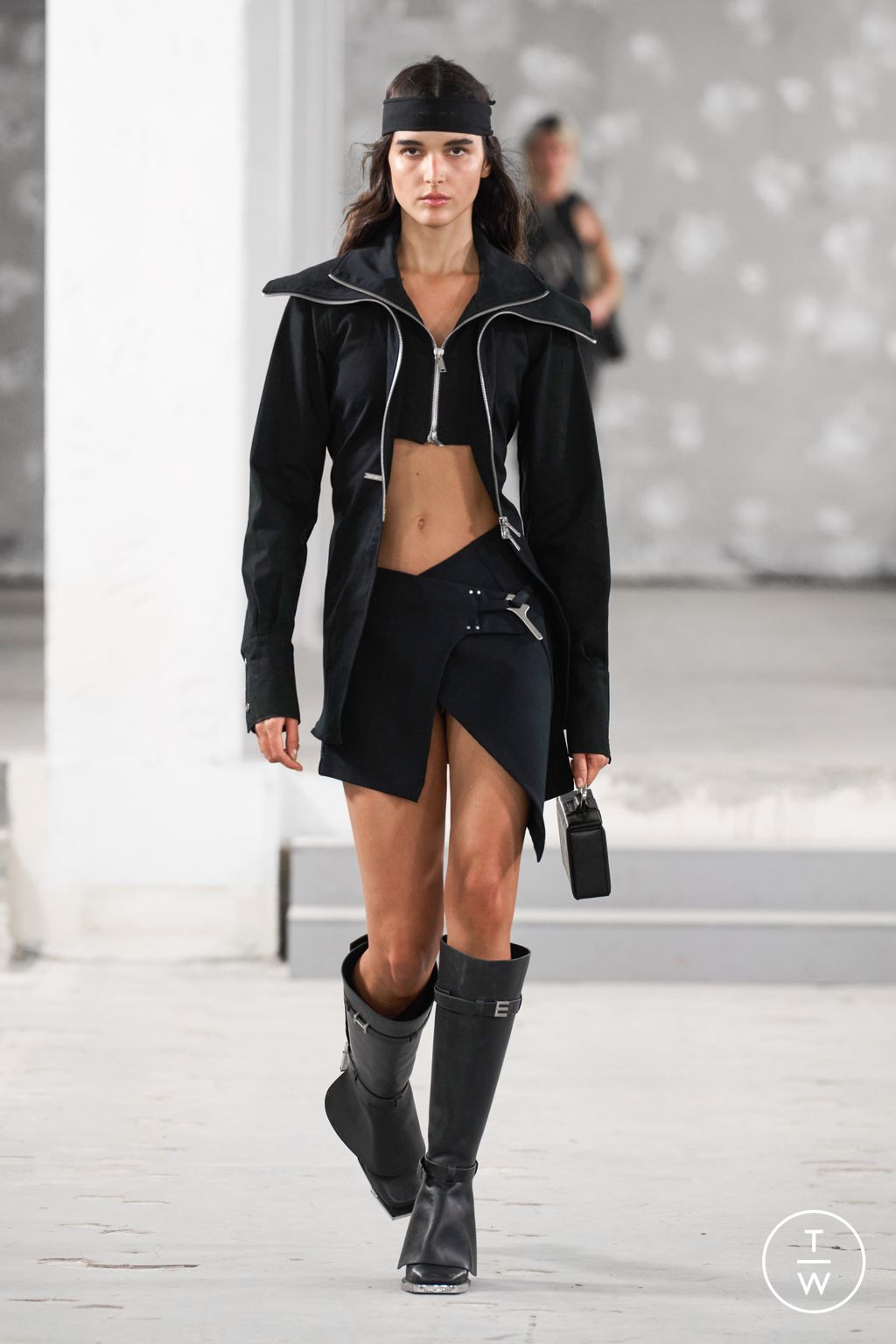 Fashion Week Paris Spring/Summer 2023 look 23 from the Heliot Emil collection 女装