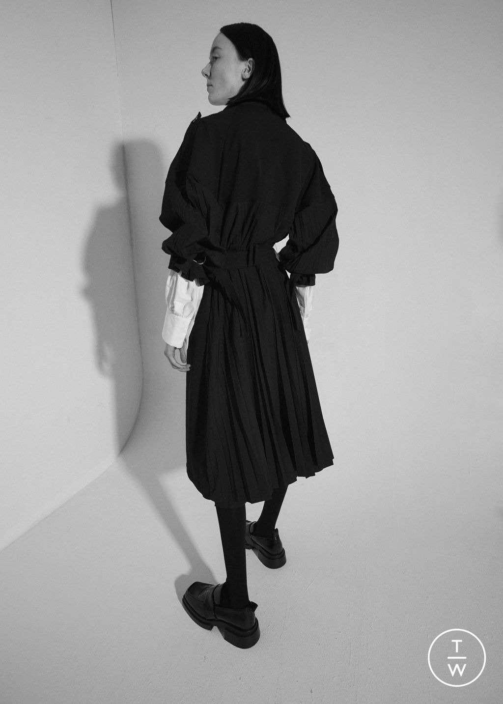 Fashion Week Paris Pre-Fall 2023 look 35 from the Dawei collection 女装
