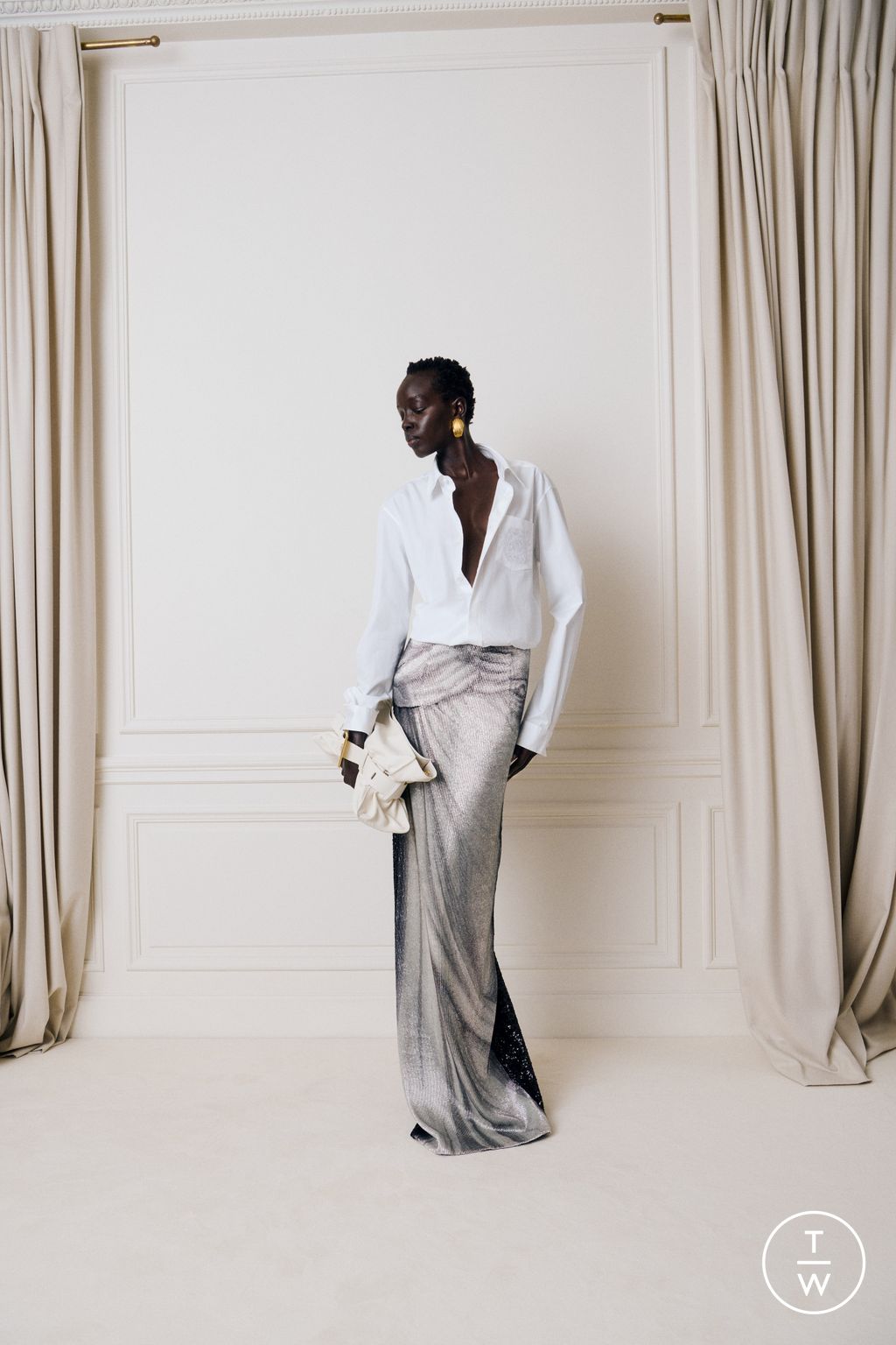 Fashion Week Paris Pre-Fall 2025 look 19 from the Balmain collection 女装
