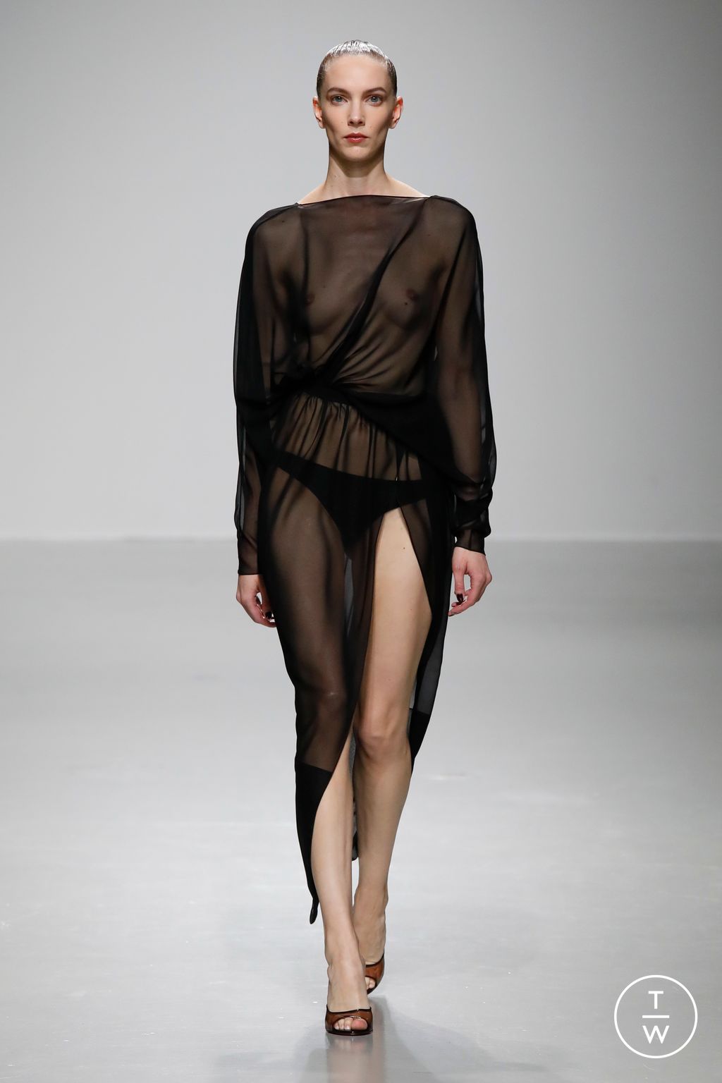 Fashion Week Paris Spring/Summer 2024 look 24 from the Atlein collection 女装