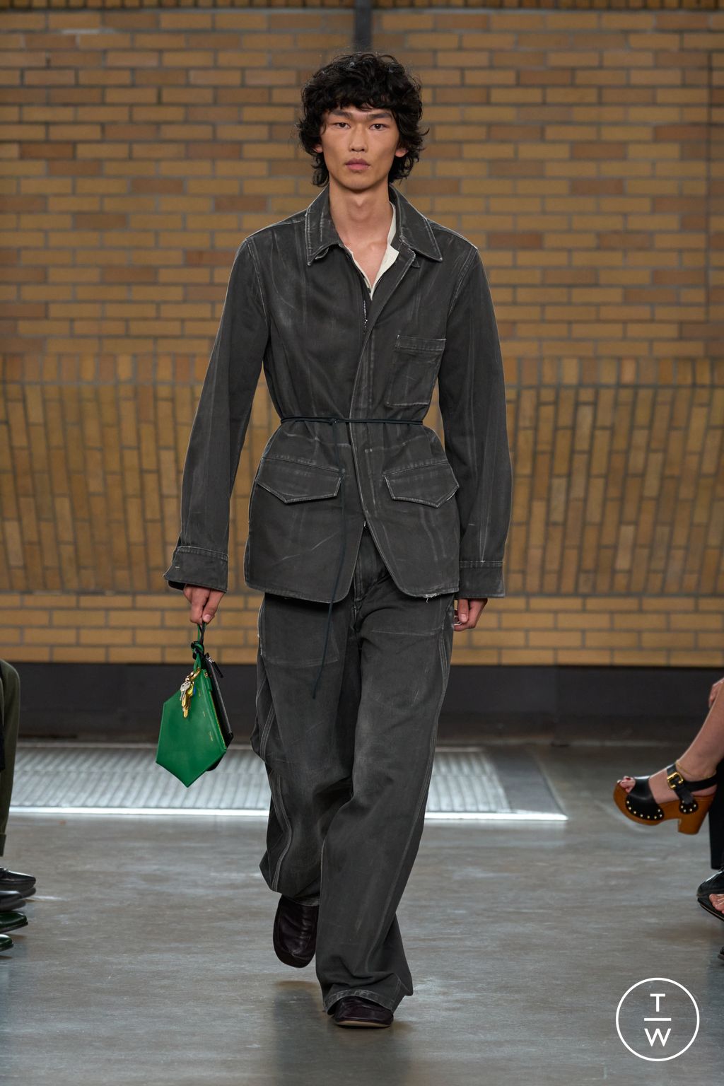 Fashion Week New York Spring/Summer 2026 look 24 from the Calvin Klein Collection collection womenswear