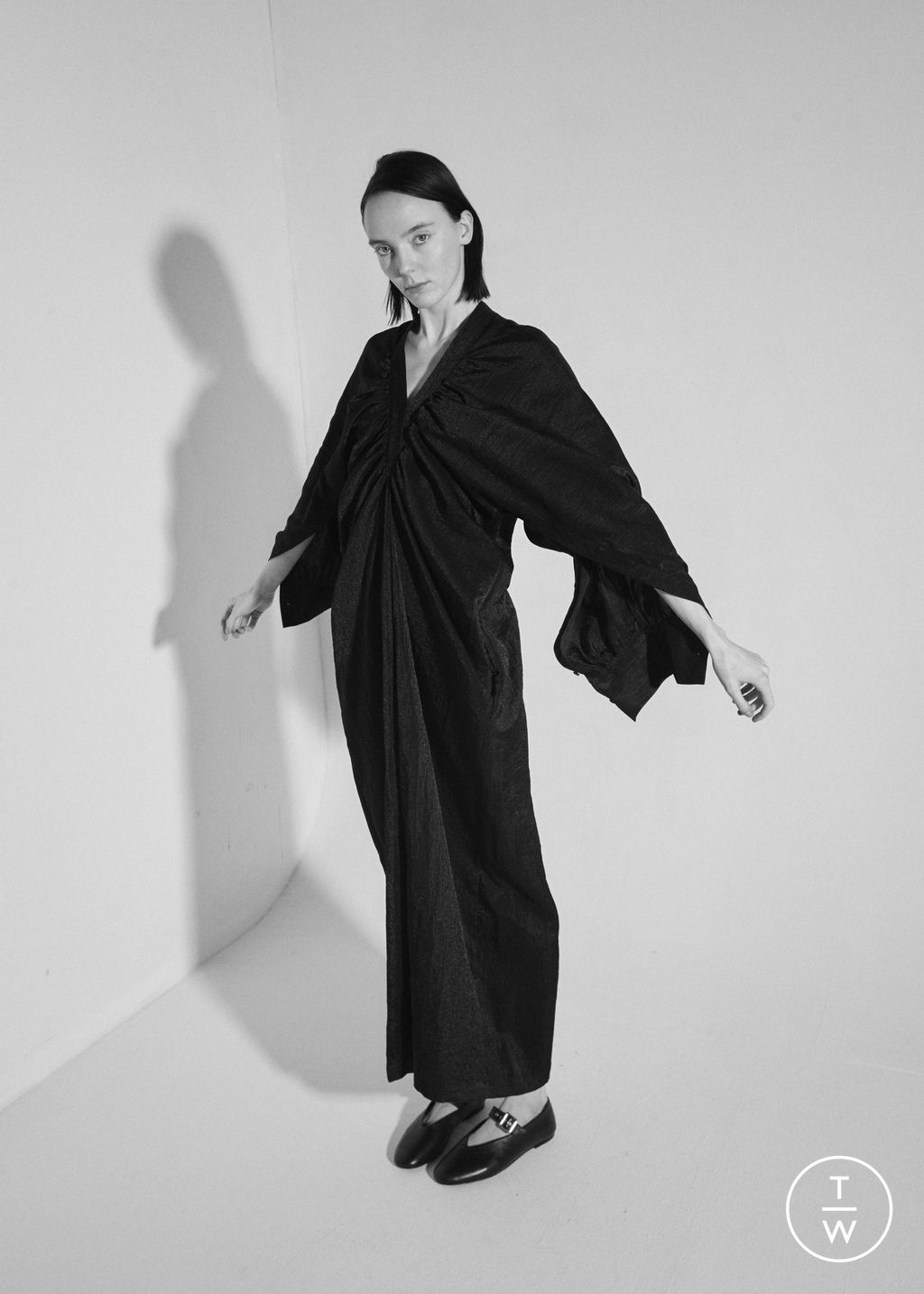Fashion Week Paris Pre-Fall 2023 look 37 from the Dawei collection womenswear
