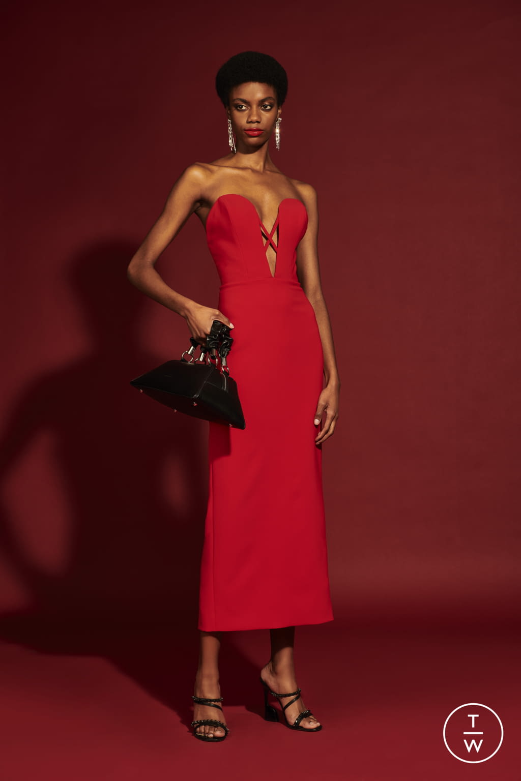Fashion Week New York Pre-Fall 2022 look 24 from the Christian Siriano collection 女装