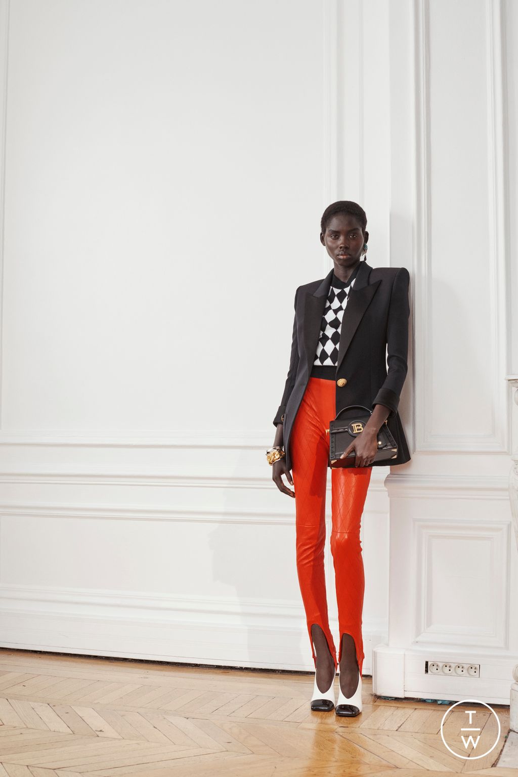 Fashion Week Paris Pre-Fall 2024 look 24 from the Balmain collection womenswear