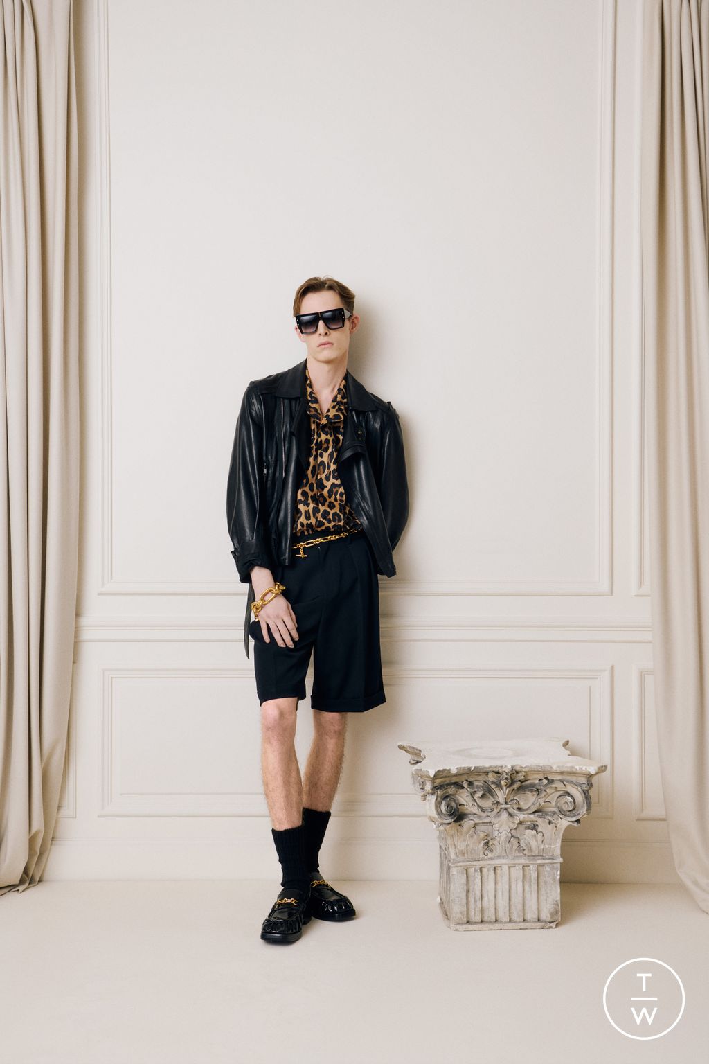 Fashion Week Paris Pre-Fall 2025 look 24 de la collection Balmain menswear