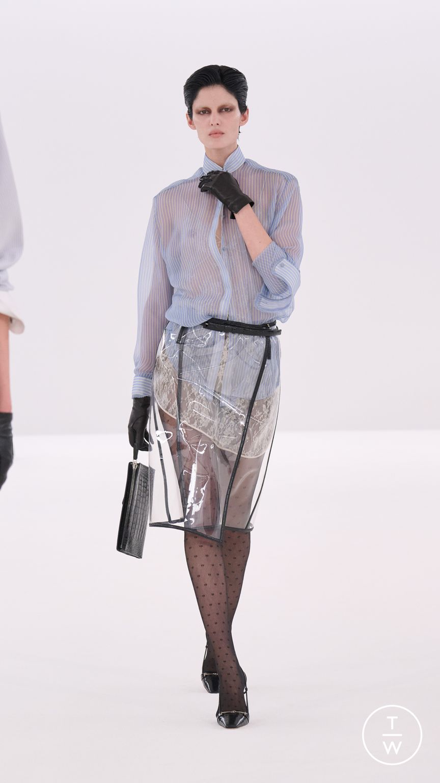 Fashion Week Paris Fall/Winter 2026 look 24 from the Tom Ford collection womenswear