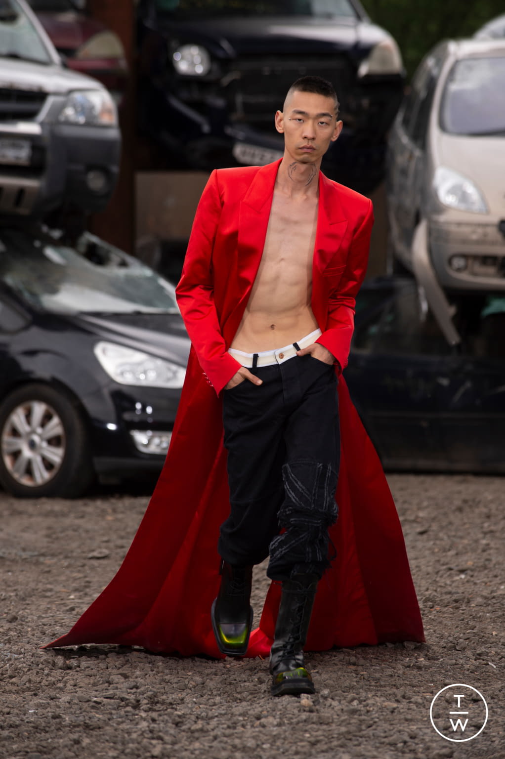 Fashion Week London Spring/Summer 2022 look 25 from the Jordanluca collection 男装