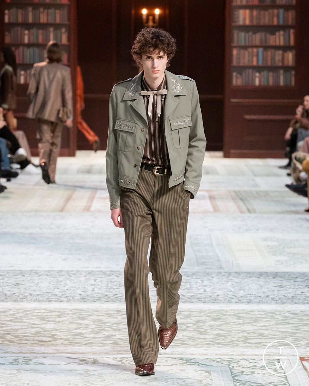 Fashion Week Paris Fall/Winter 2026 look 25 from the Amiri collection menswear