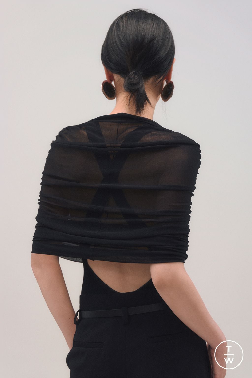 Fashion Week New York Pre-Fall 2025 look 25 from the Brandon Maxwell collection womenswear