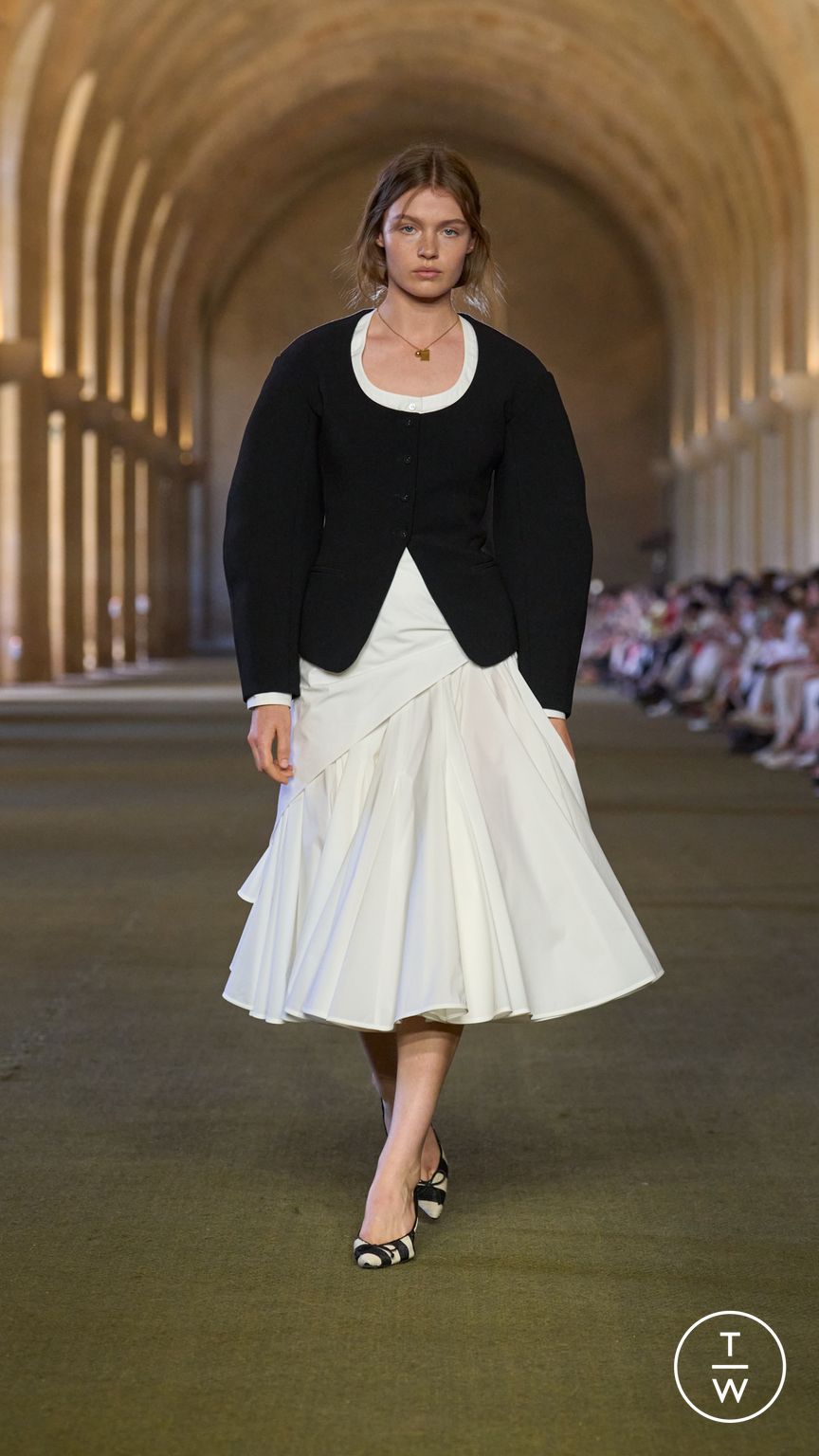 Fashion Week Paris Spring/Summer 2026 look 25 from the Jacquemus collection menswear