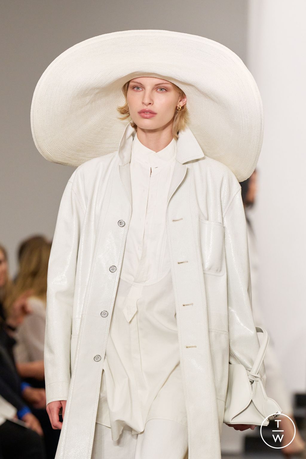 Fashion Week New York Spring/Summer 2026 look 25 from the Ralph Lauren collection womenswear accessories