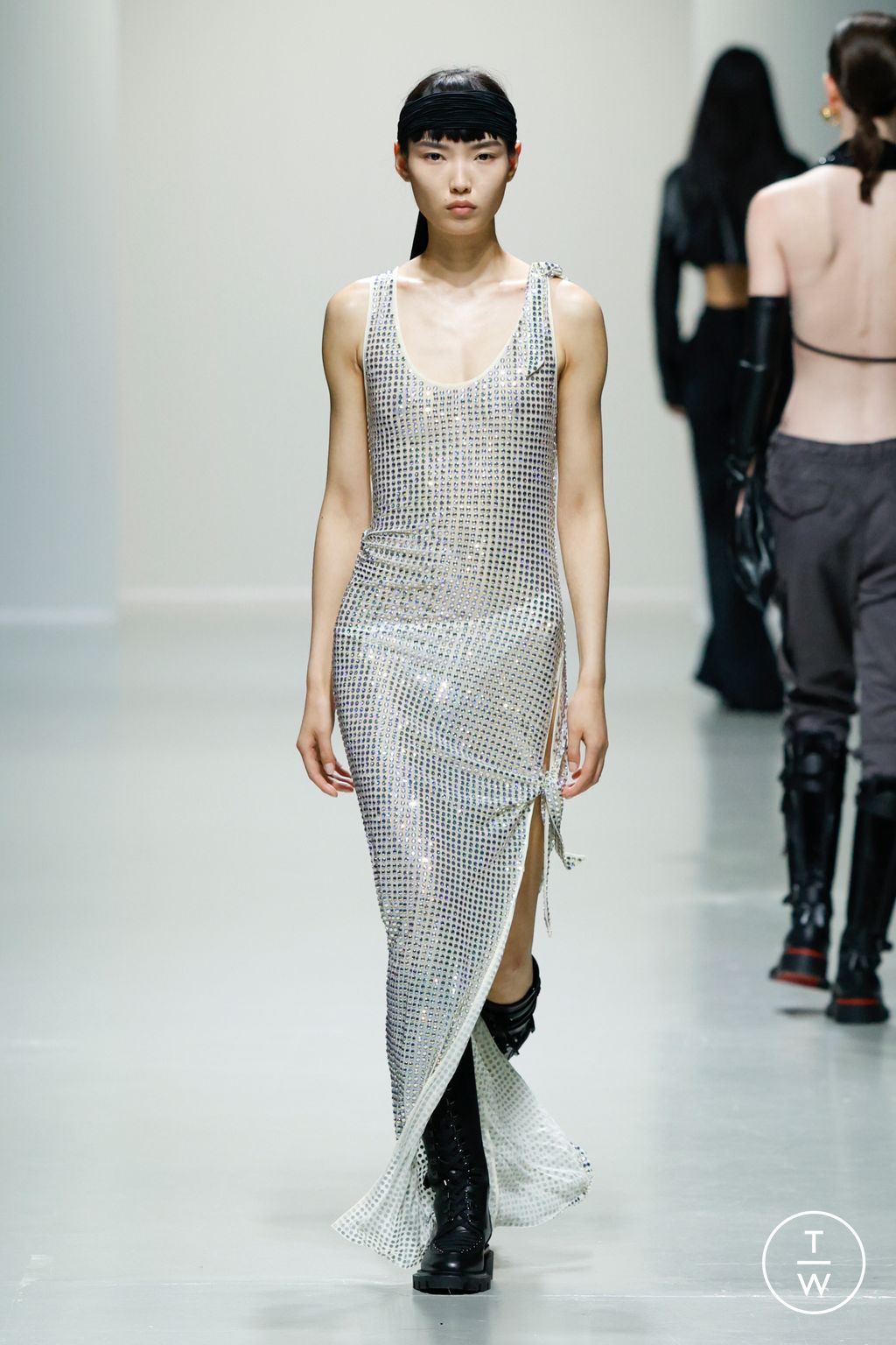 Fashion Week Paris Spring-Summer 2025 look 25 from the Atlein collection womenswear