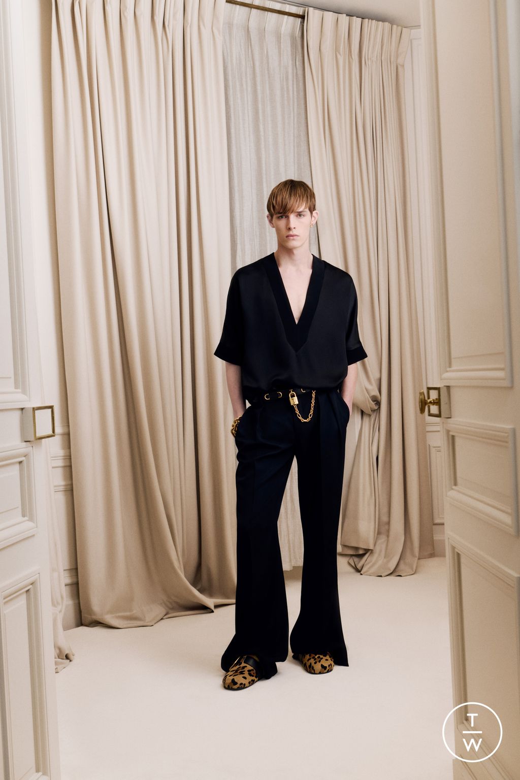Fashion Week Paris Pre-Fall 2025 look 25 de la collection Balmain menswear