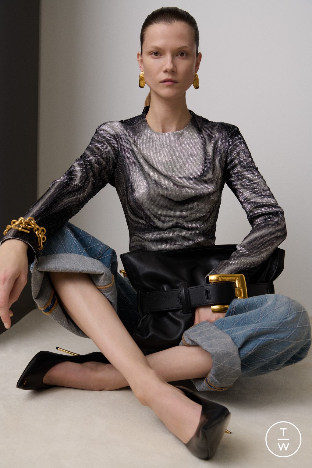 Fashion Week Paris Pre-Fall 2025 look 21 from the Balmain collection 女装