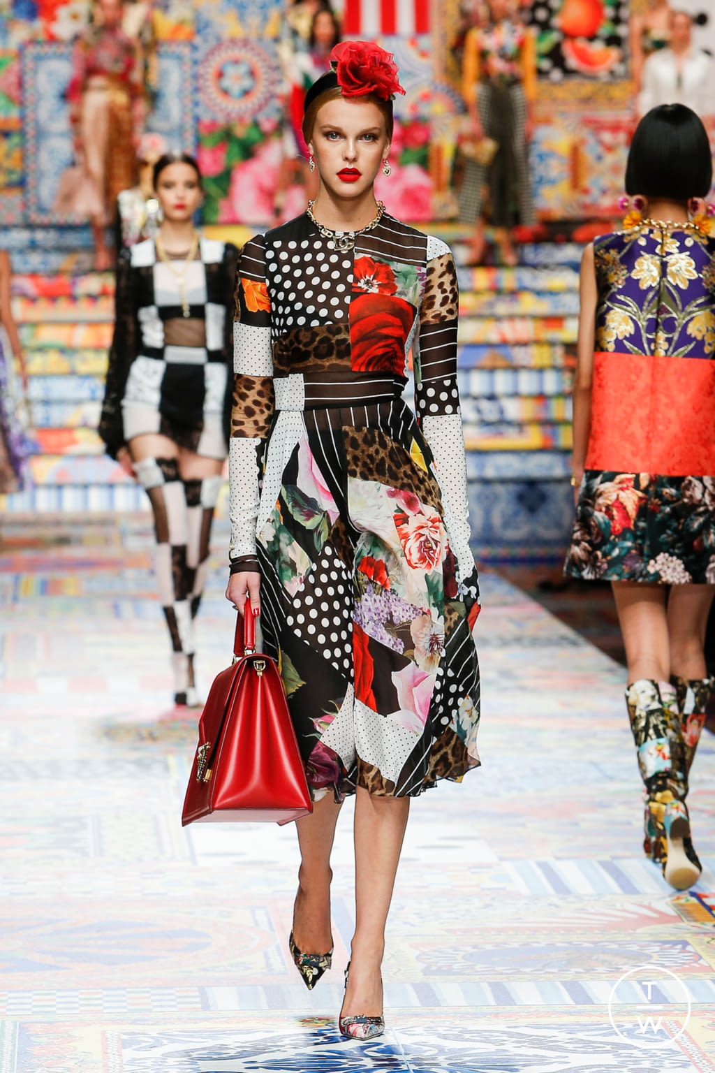 Fashion Week Milan Spring/Summer 2021 look 25 from the Dolce & Gabbana collection womenswear