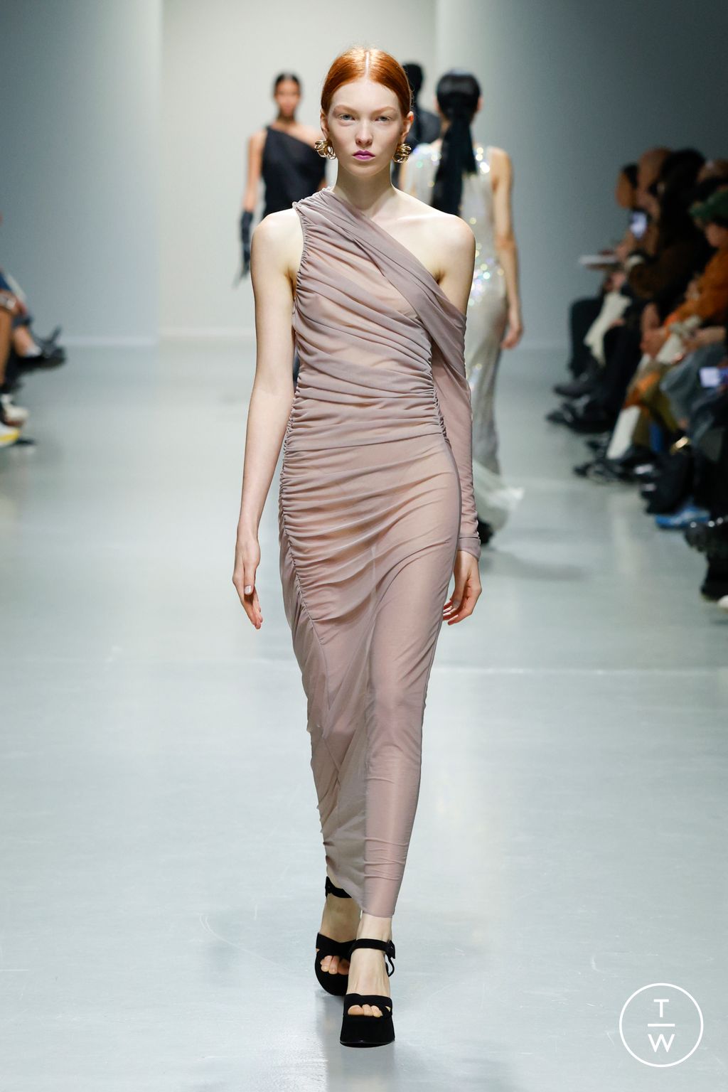 Fashion Week Paris Spring-Summer 2025 look 26 from the Atlein collection womenswear