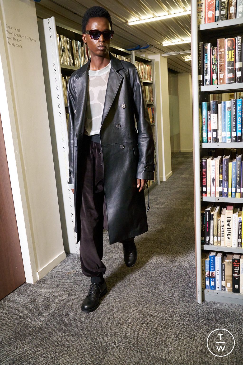 Fashion Week Paris Fall/Winter 2024 look 25 from the Winnie collection menswear