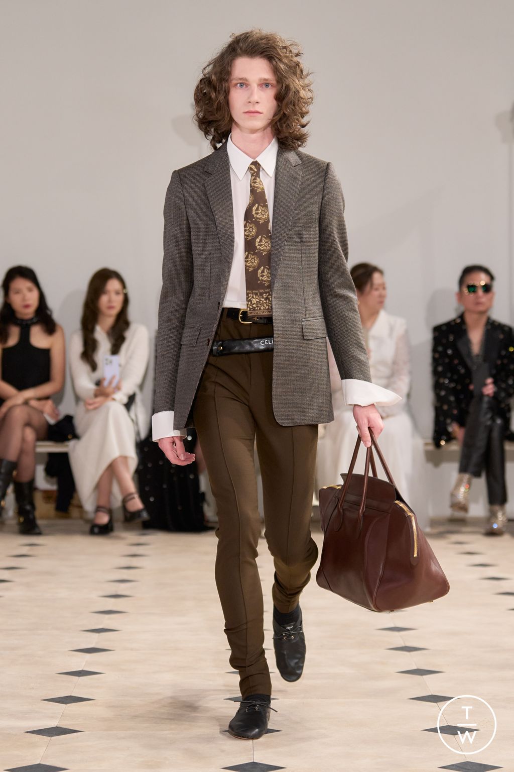 Fashion Week Paris Spring/Summer 2026 look 26 from the Celine collection menswear
