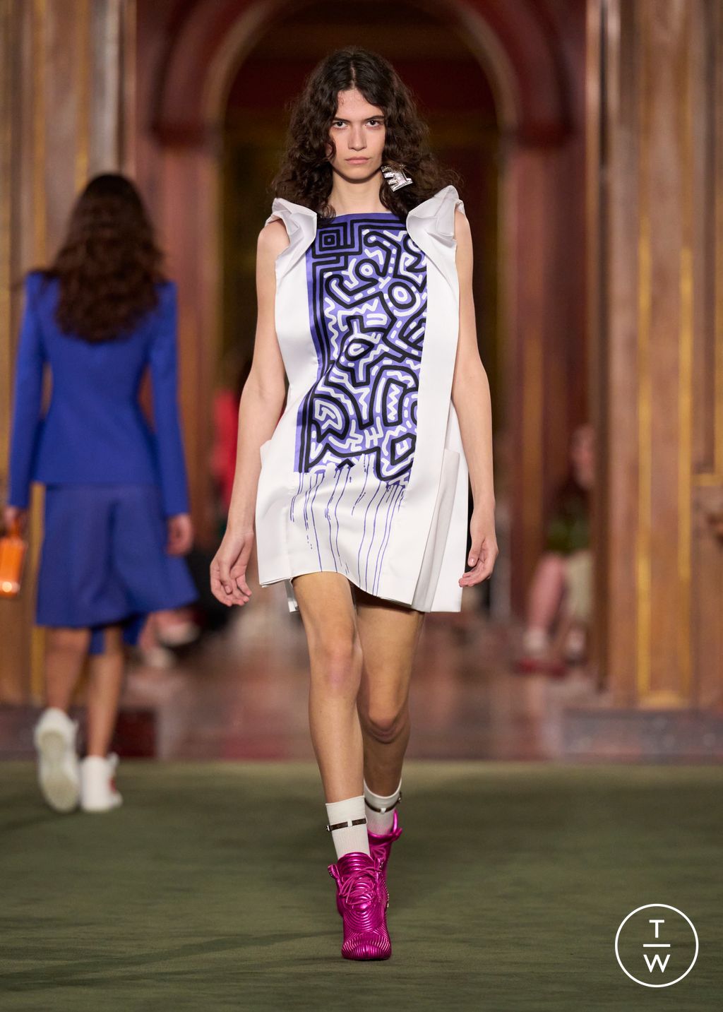 Fashion Week Paris Resort 2027 look 26 from the Louis Vuitton collection 女装