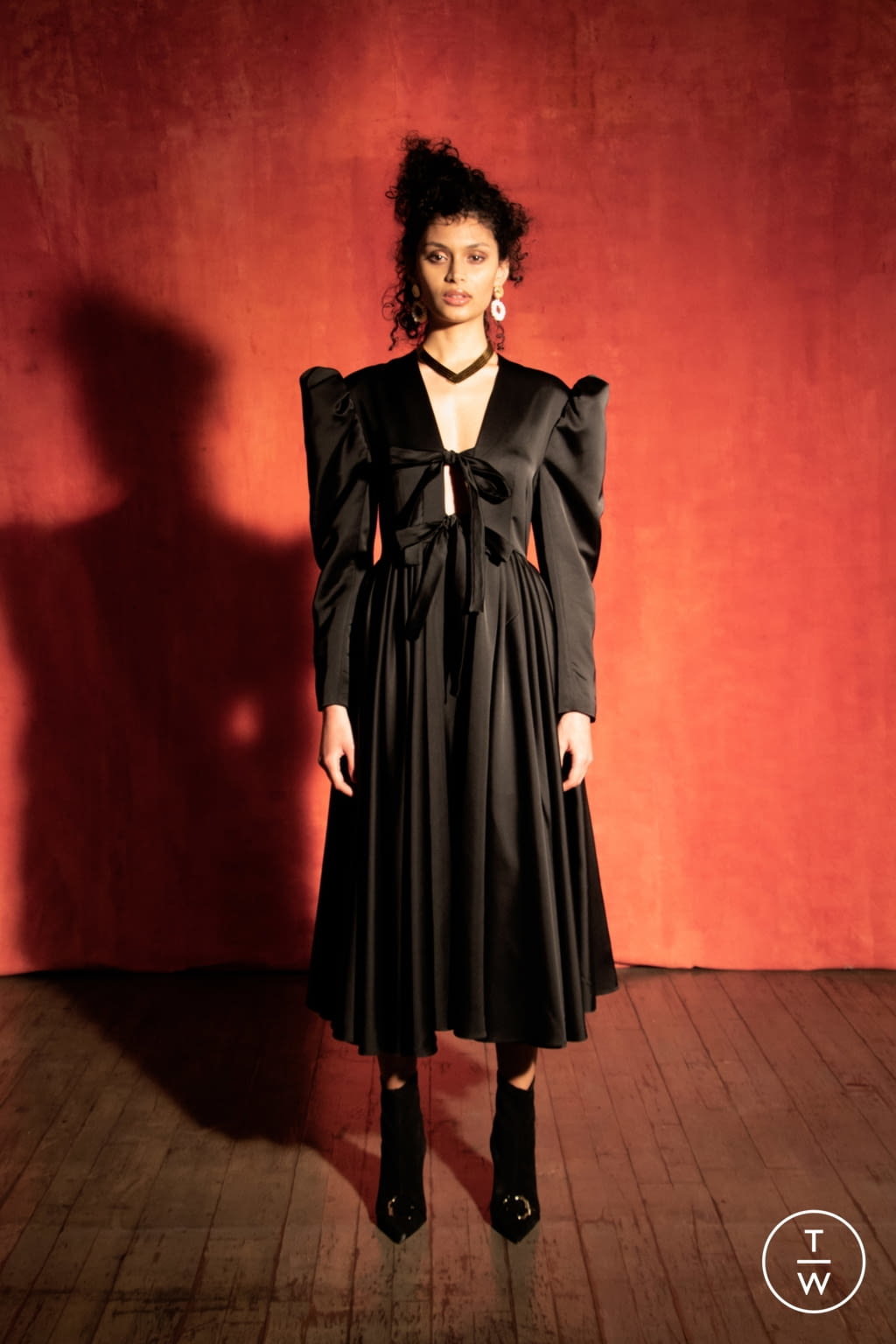 Fashion Week London Fall/Winter 2021 look 44 from the Osman collection womenswear