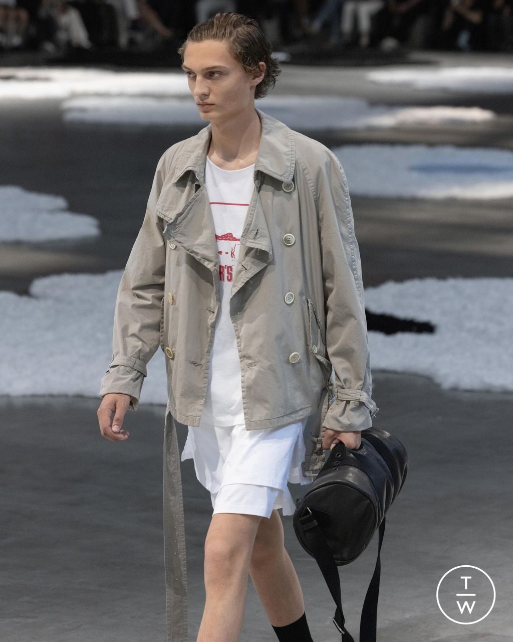 Fashion Week Milan Spring/Summer 2026 look 43 de la collection Prada menswear accessories