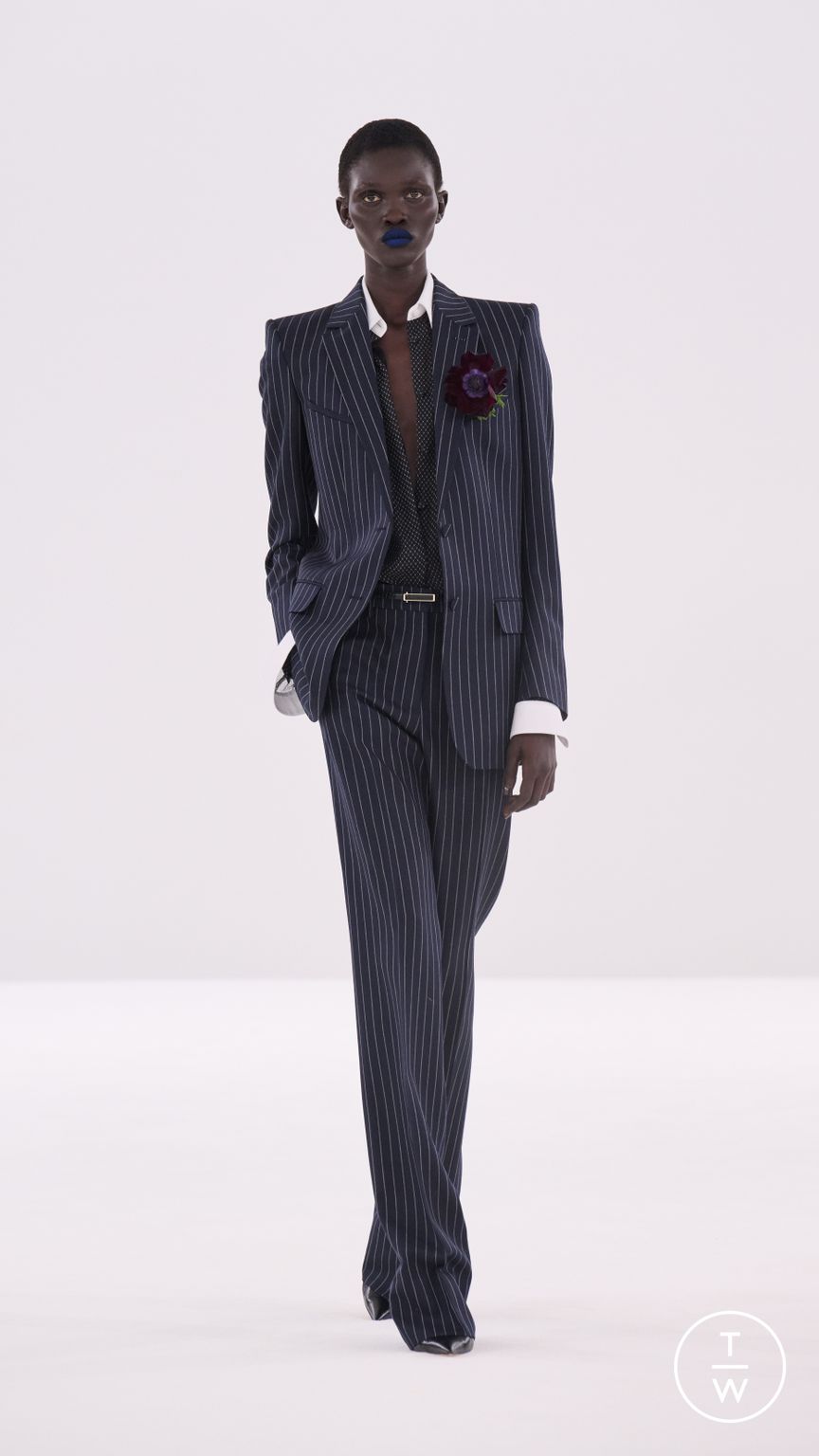 Fashion Week Paris Fall/Winter 2026 look 26 from the Tom Ford collection womenswear