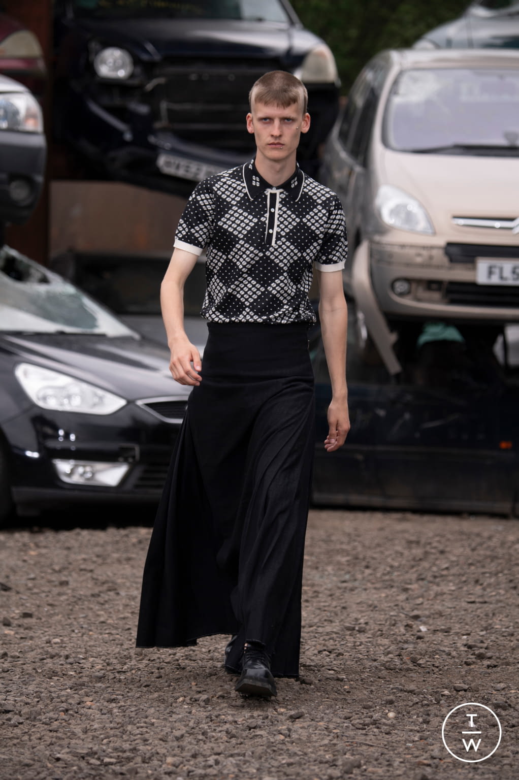 Fashion Week London Spring/Summer 2022 look 27 from the Jordanluca collection menswear