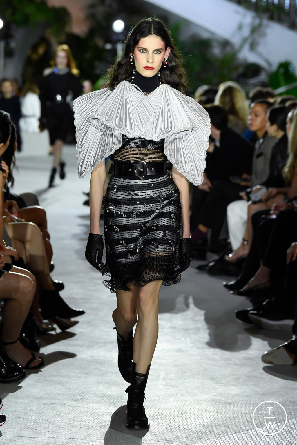 Fashion Week Paris Resort 2020 look 27 de la collection Louis Vuitton womenswear