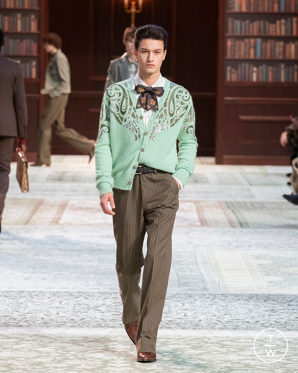 Fashion Week Paris Fall/Winter 2026 look 28 from the Amiri collection menswear