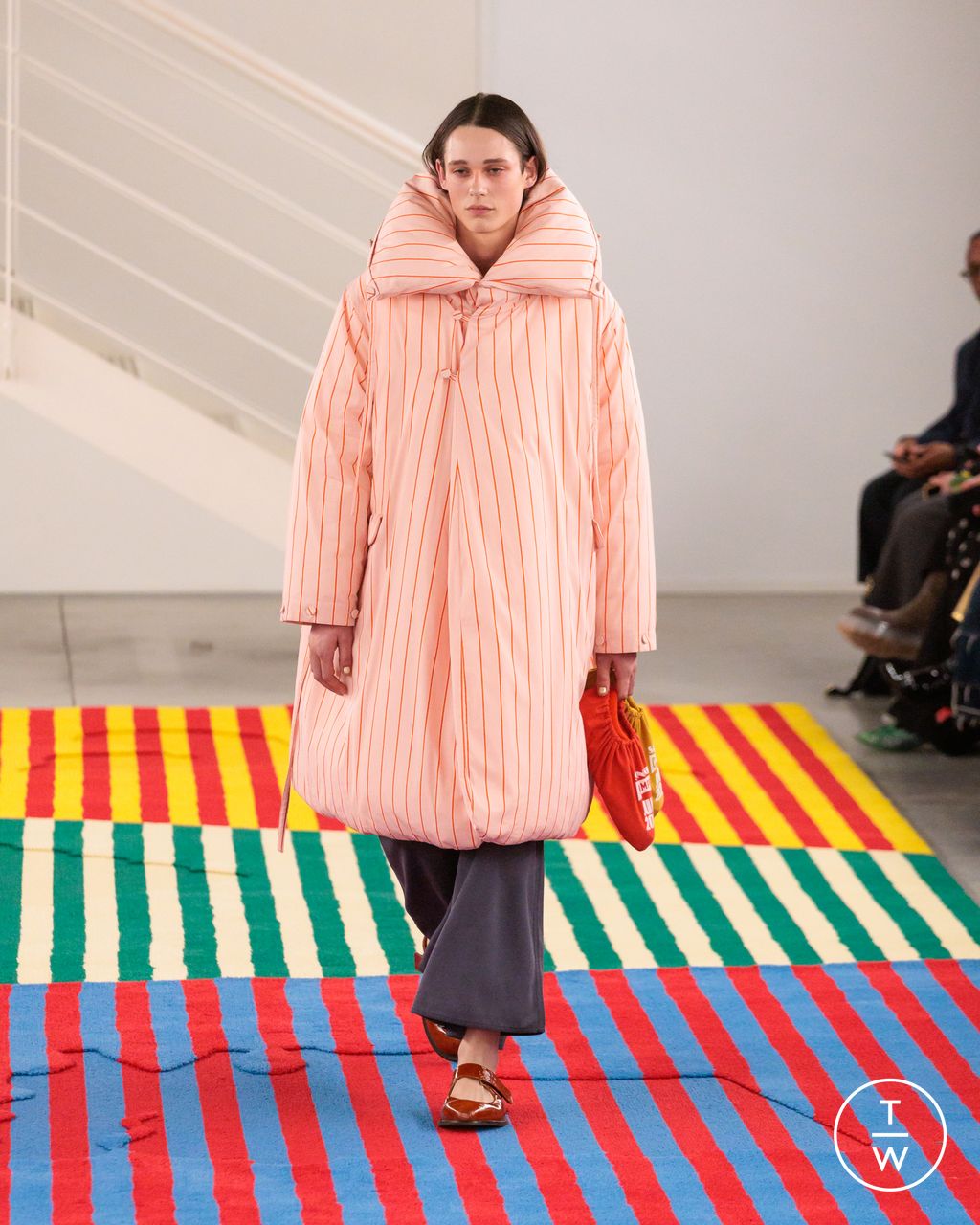 Fashion Week Milan Fall/Winter 2024 look 27 de la collection Sunnei womenswear