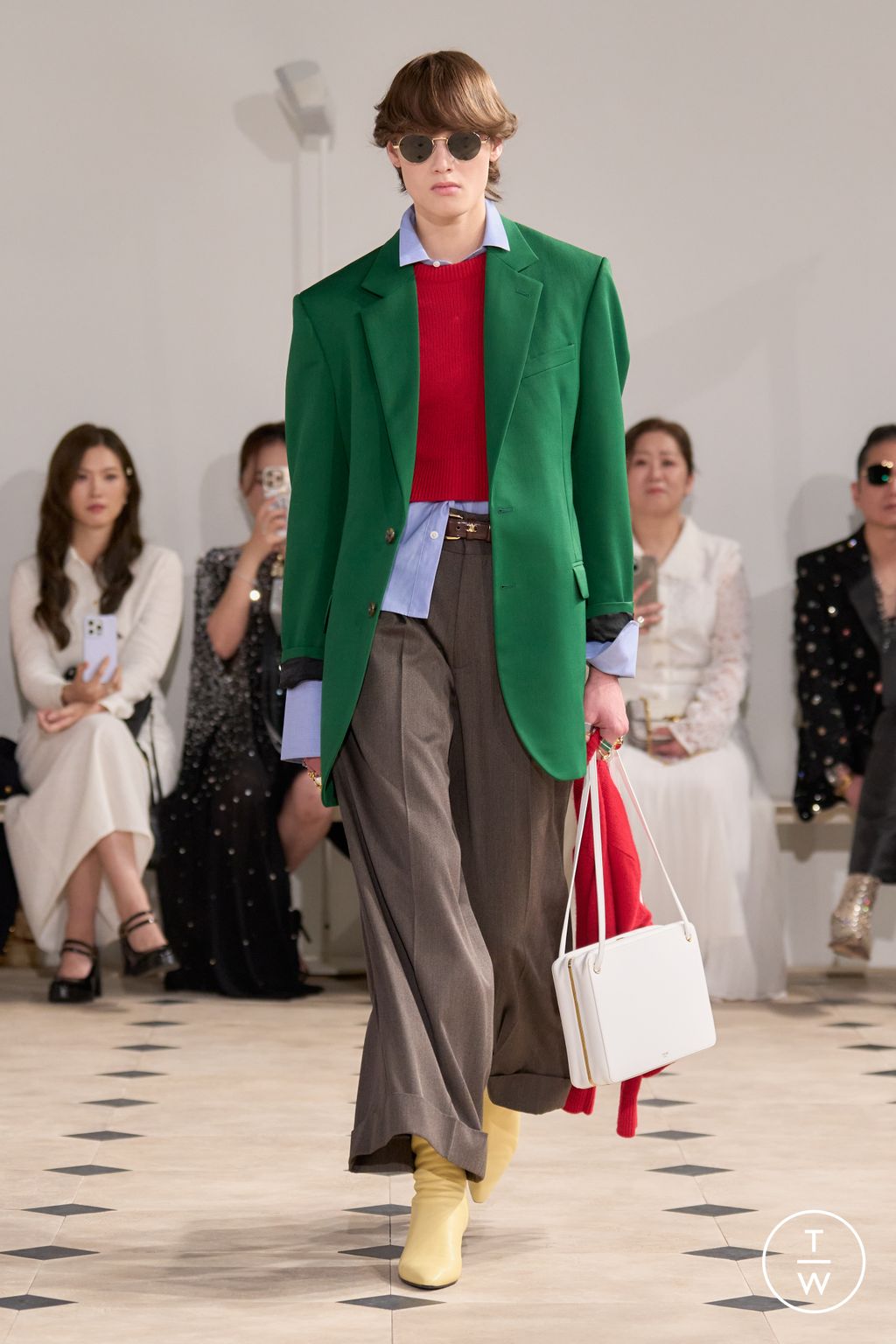 Fashion Week Paris Spring/Summer 2026 look 28 from the Celine collection menswear