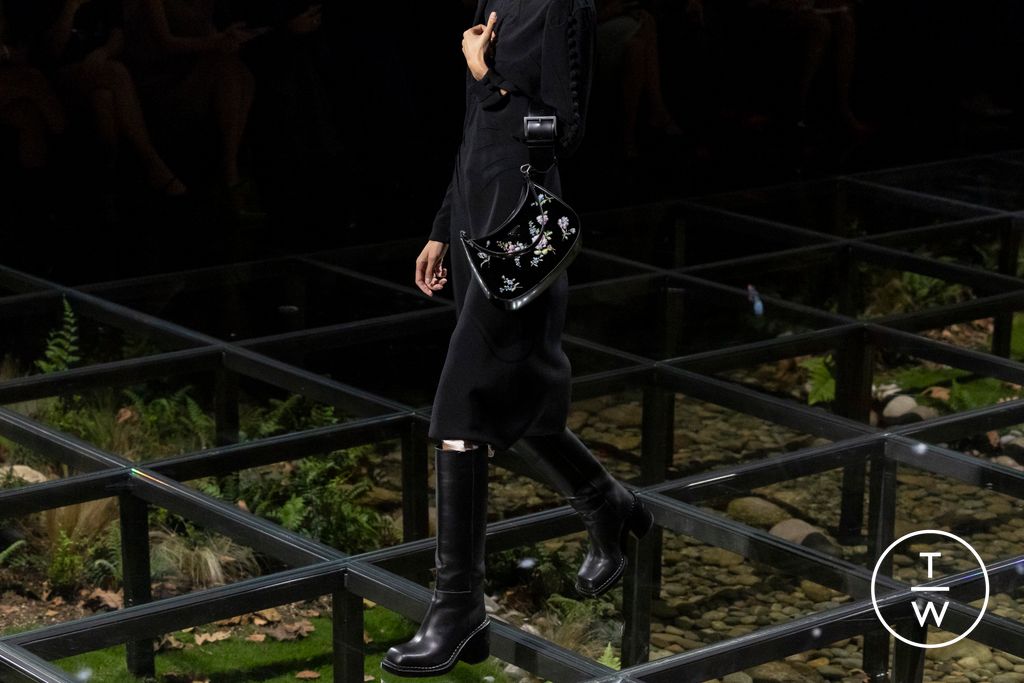 Fashion Week Milan Fall/Winter 2024 look 11 from the Prada collection 女装配饰