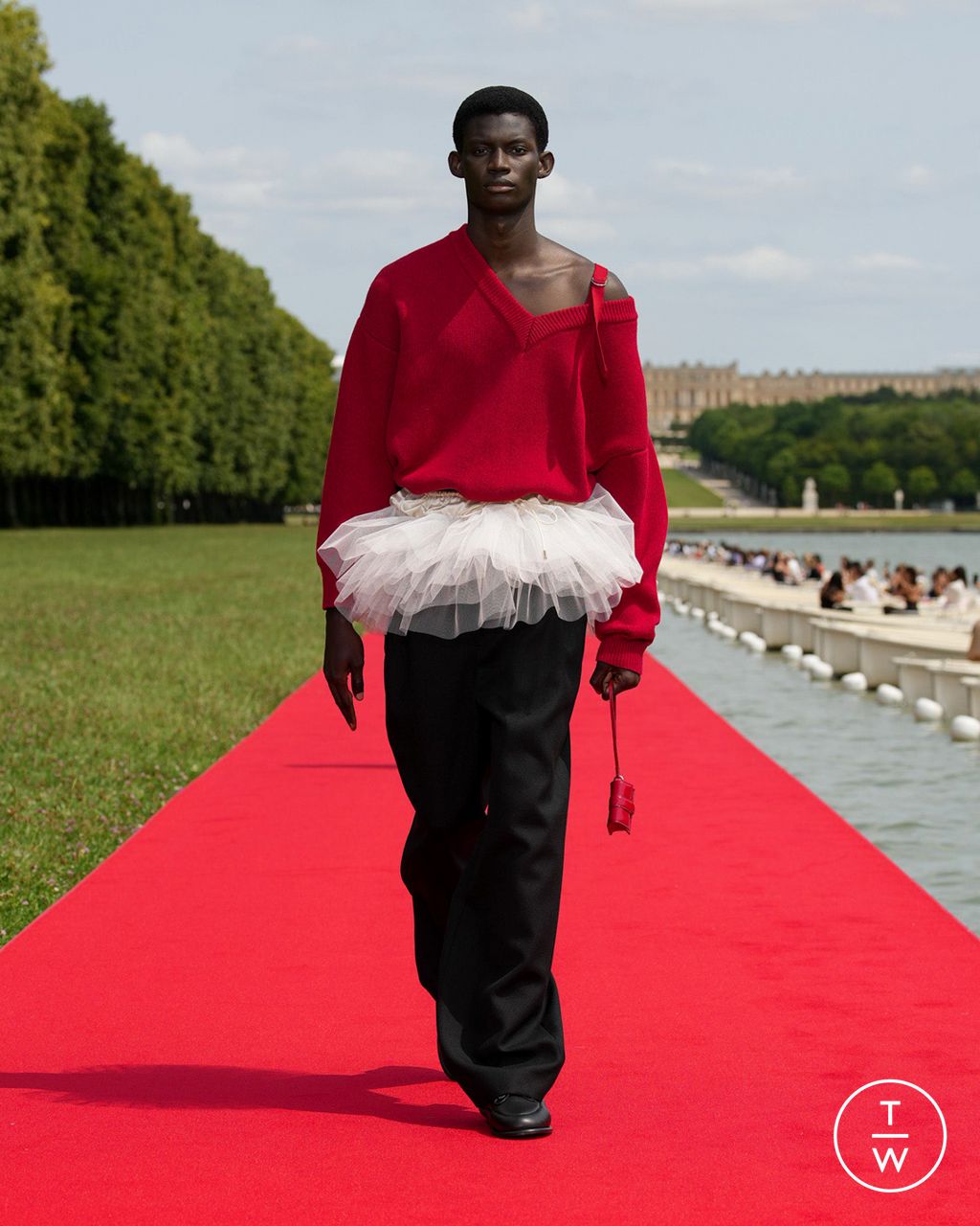 Fashion Week Paris Fall/Winter 2023 look 28 de la collection Jacquemus womenswear
