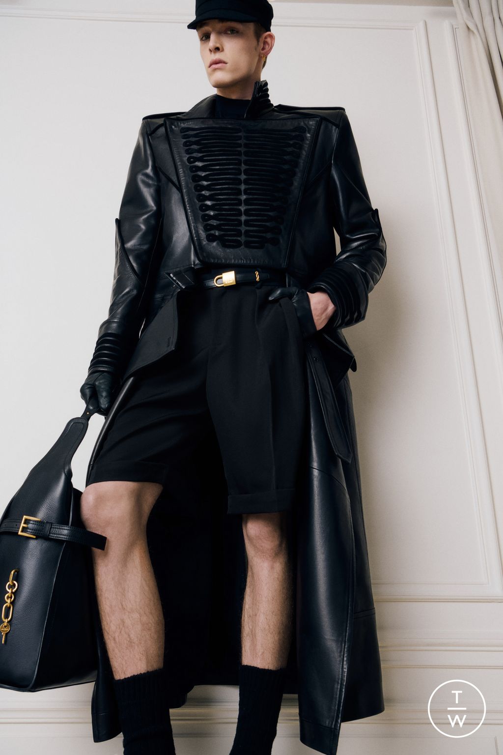 Fashion Week Paris Pre-Fall 2025 look 28 de la collection Balmain menswear