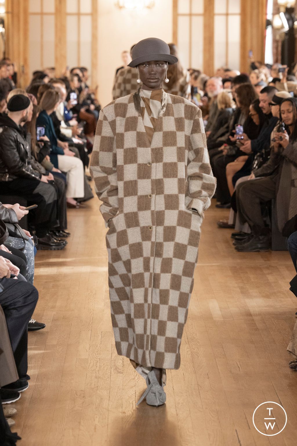 Fashion Week Paris Fall/Winter 2026 look 29 from the Uma Wang collection 女装