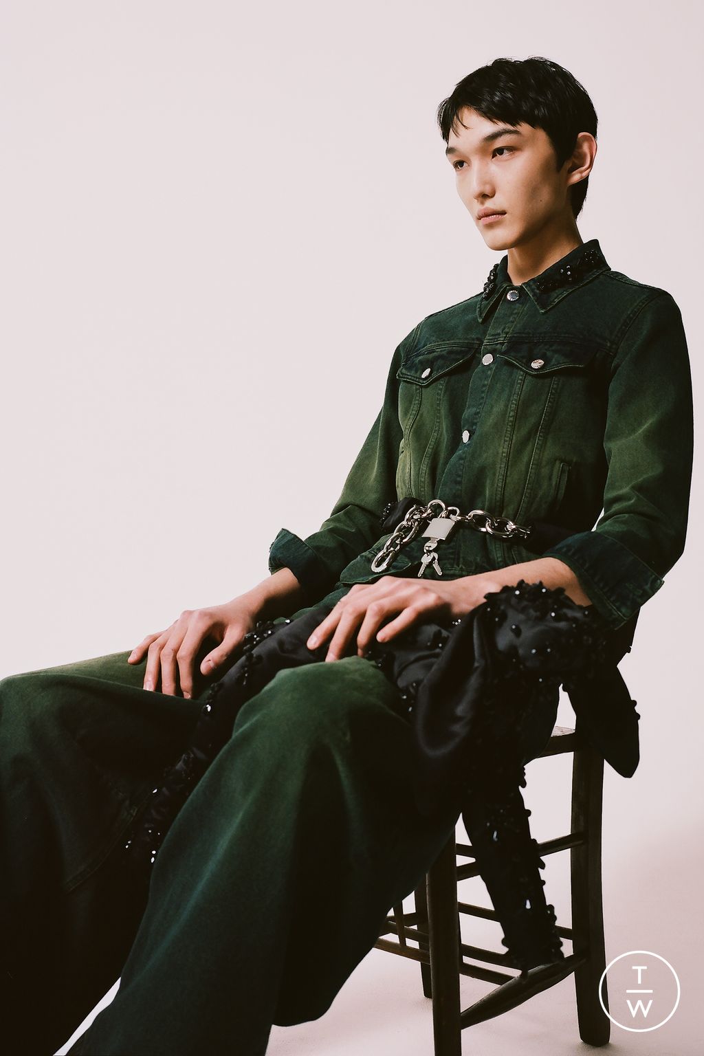 Fashion Week London Fall/Winter 2025 look 29 from the Simone Rocha collection menswear