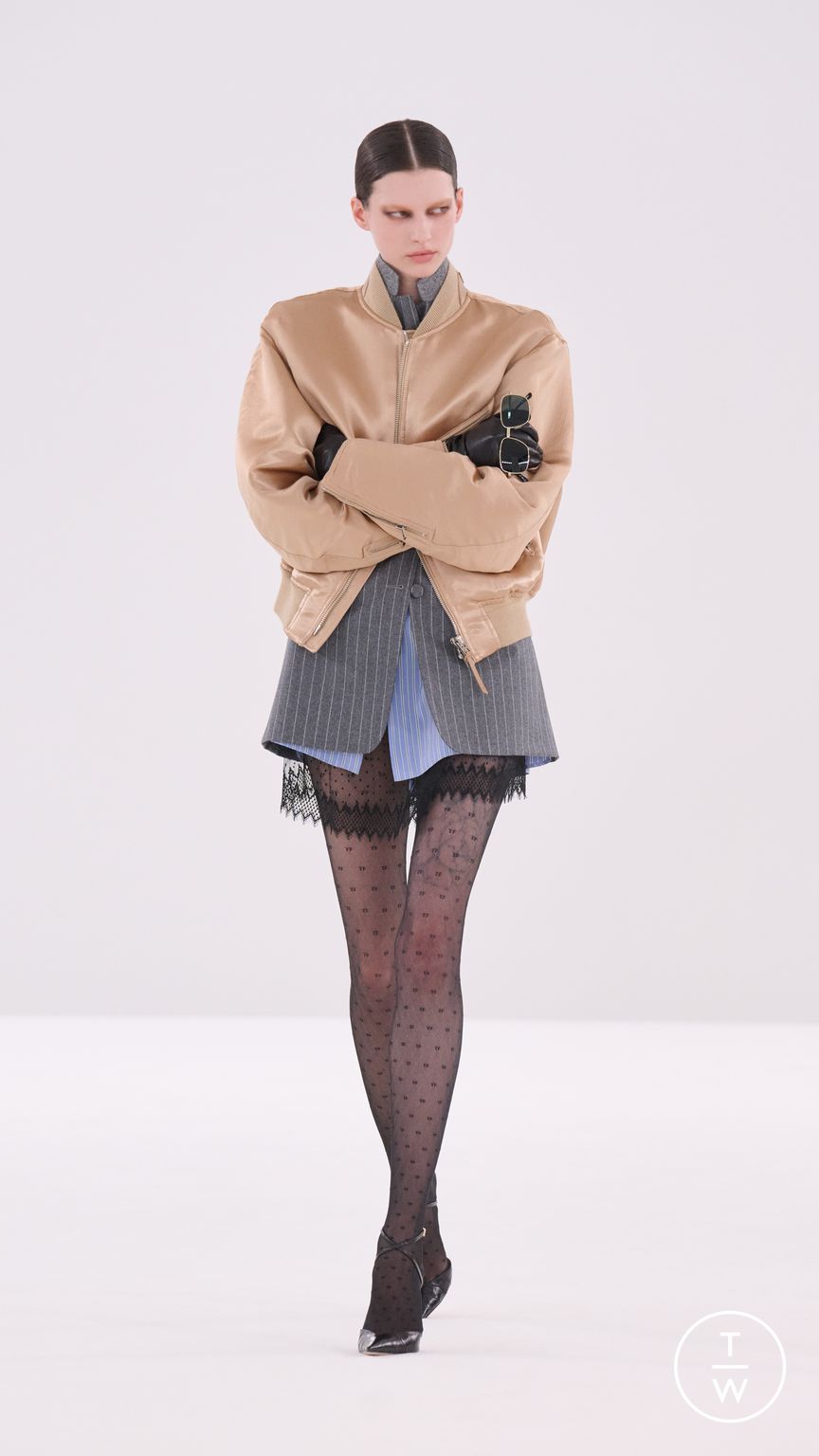 Fashion Week Paris Fall/Winter 2026 look 28 from the Tom Ford collection womenswear