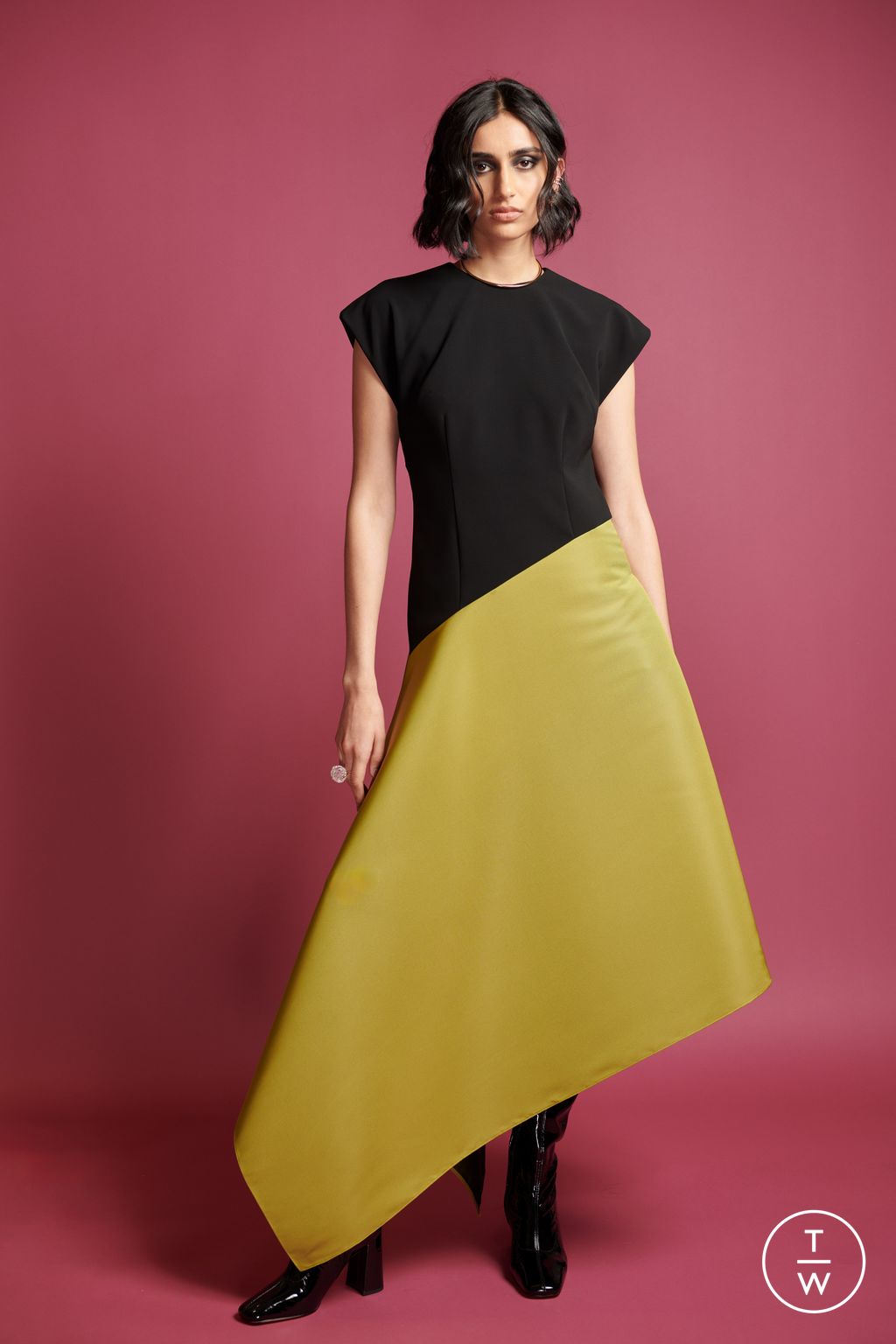 Fashion Week New York Resort 2024 look 2 from the Bibhu Mohapatra collection womenswear