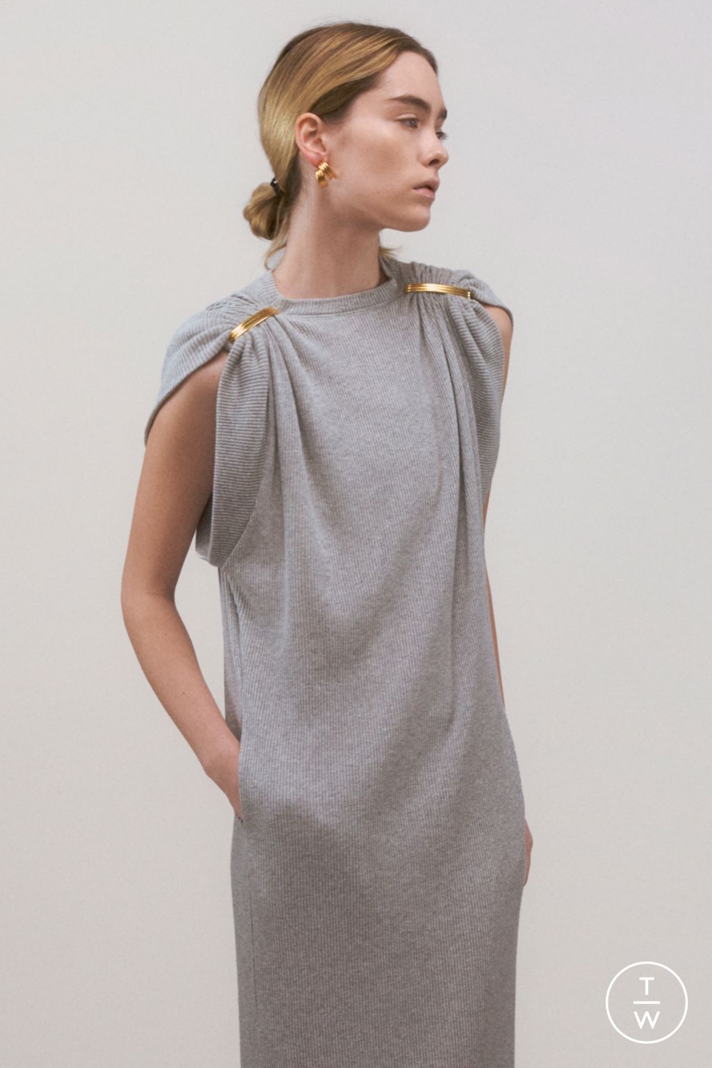 Fashion Week New York Pre-Fall 2025 look 3 from the Brandon Maxwell collection womenswear